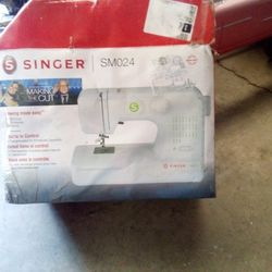 Singer Sewing Machine SM024