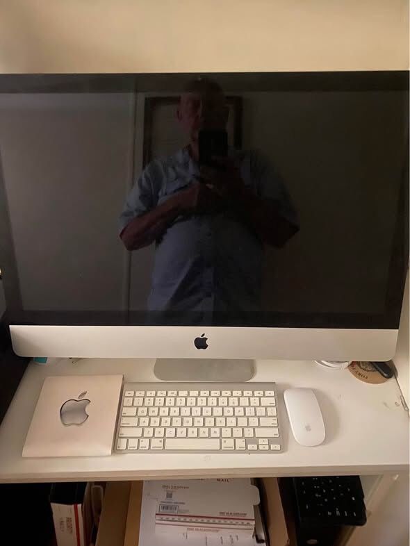 iMac 27” With Wireless Keyboard And Mouse 
