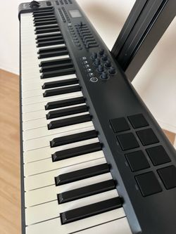 Axiom MIDI Keyboard Controller with Drum Pads