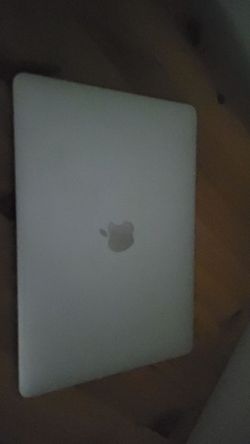Apple MacBook retina display 12 inch 8g ram 250gb hardrive with charger