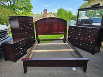 Queen Size Bedroom Set Good Condition Delivery Available Upon Request