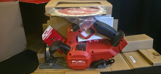 Sierra circular Milwaukee M18 FUEL 2834-20 nueva en caja