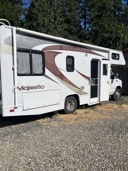 2005 Ford F350 heavy duty Majestic