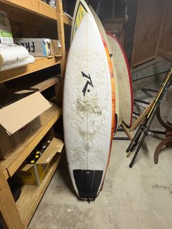 Rusty Surfboard SD model 5’10