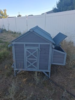 Wooden Chicken Coop with Nesting Box