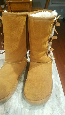 Kookaburra by UGG Boots SZ 4