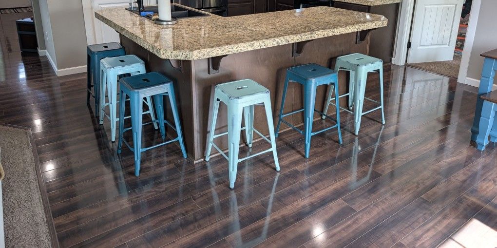 Lightly Used Wood (LVP) Flooring - Locking Grooves Intact