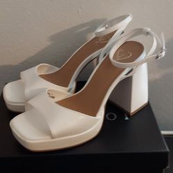 Windsor White Heels Size 7