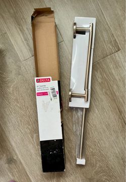 NEW Delta Trinsic 24" Towel Bar in Champagne Bronze Modern Simple