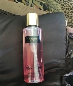 Victoria’s Secret velvet petals mist