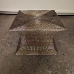 Woven Wire Accent Table – Sculptural Base