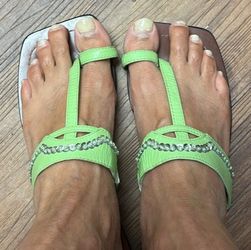 Charles Stefani Paris Green Sequin Faux Leather Toe-Ring Flat Sandals (Size 6)