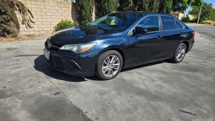 2016 toyota camry se