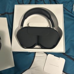 AirPod Maxes