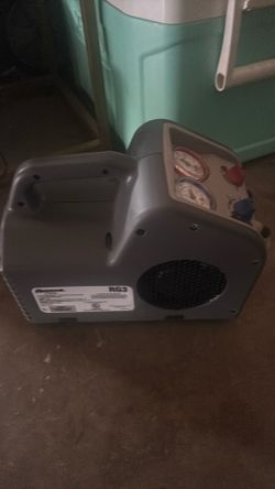 Robinair Recovery Machine