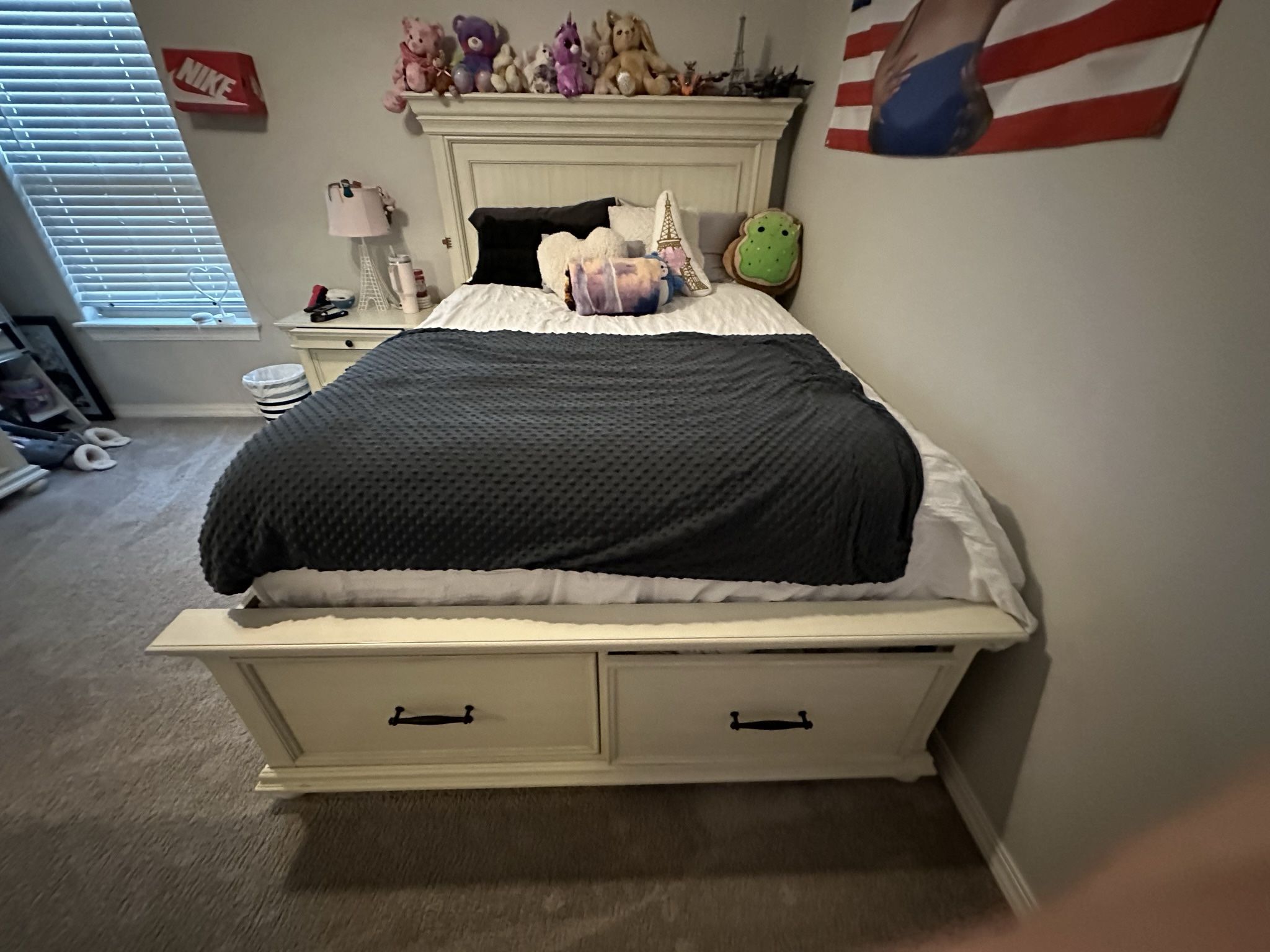 Queen Sized Bedroom Set