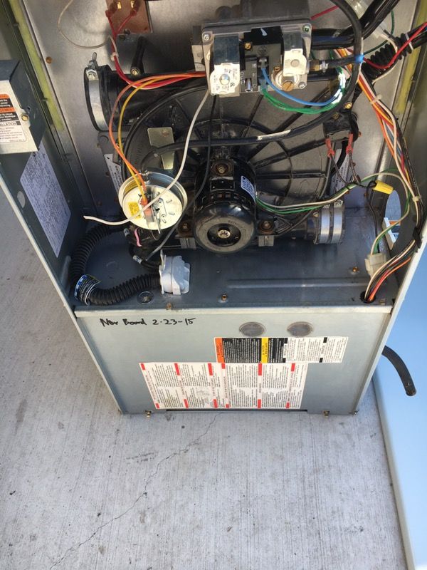Furnace carrier 100,000 btus gas upflow for Sale in Chicago, IL - OfferUp