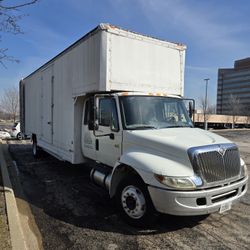 2005 International Box Truck