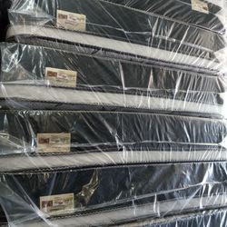✨️New Mattress✨️
🟦Pillow top
🔹️All sizes available
🔸️12" inches tall
🟢Queen $199
🔵Full $180
🟣Twin $130
🟡King $330
🟠Cal King $330
🔴Same day de