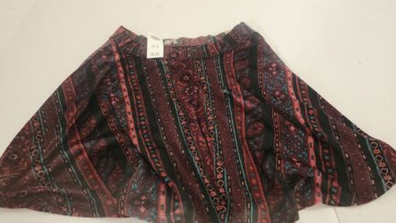 N. Peoria Brand New juniors hollister size medium skirt Description Has Pickup Location Options