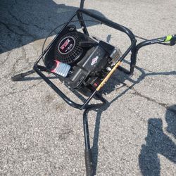 Earthquake Two Man Auger
