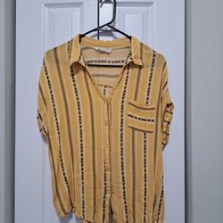 Sweet Wanderer Yellow Striped Button-Up Shirt – Size S