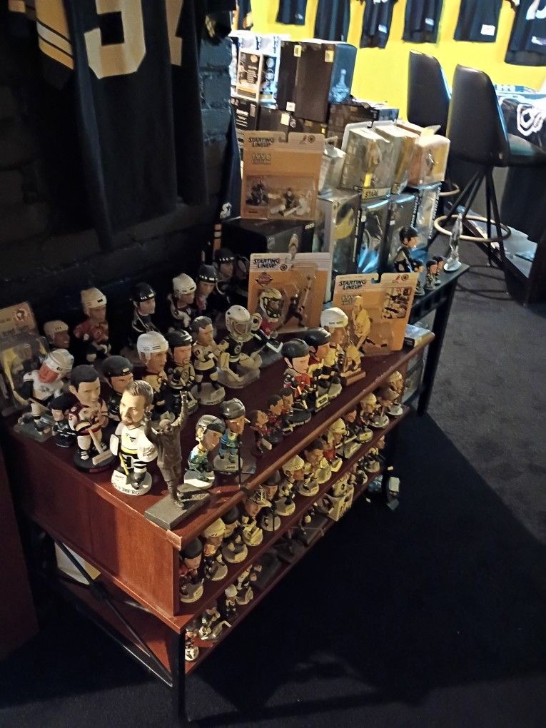 Pittsburgh Penguins Bobbleheads And Figures 