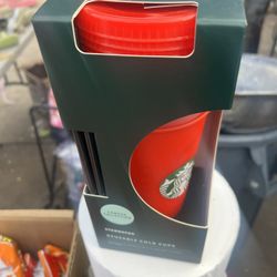 Starbucks Cups 