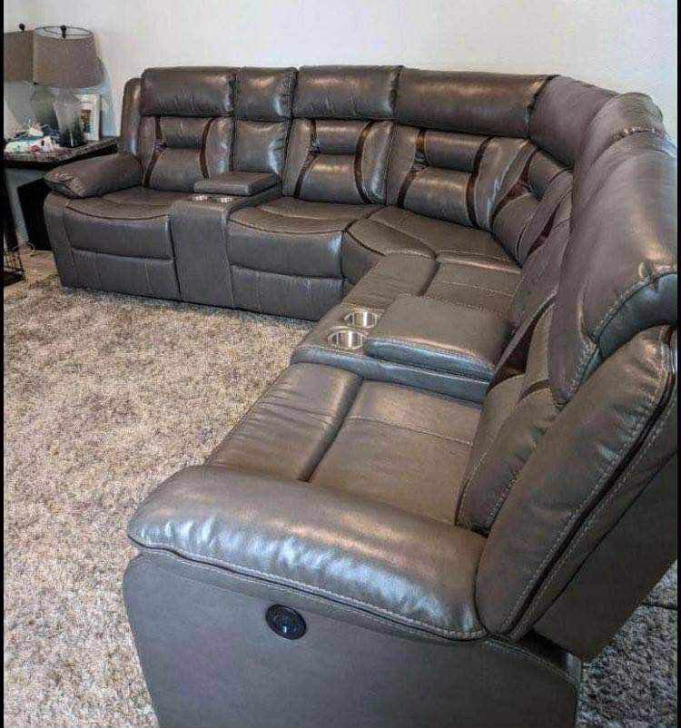 Mew Power Recliner Sectional Couch / Free Delivery