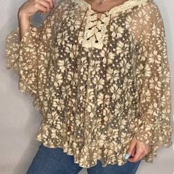 Studio West Sheer Lace tan & cream Poncho Top Blouse. One size. Fits Medium -2XL