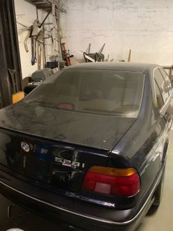 2000 BMW 528i