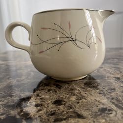 Homer Laughlin Capri Creamer