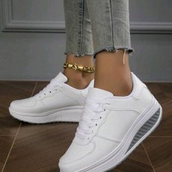 New With Tags High-quality Brand Woman's Training Shoes Size 10 A Mix Of Comfort And Style And Balance $35 Check Out All Pictures 