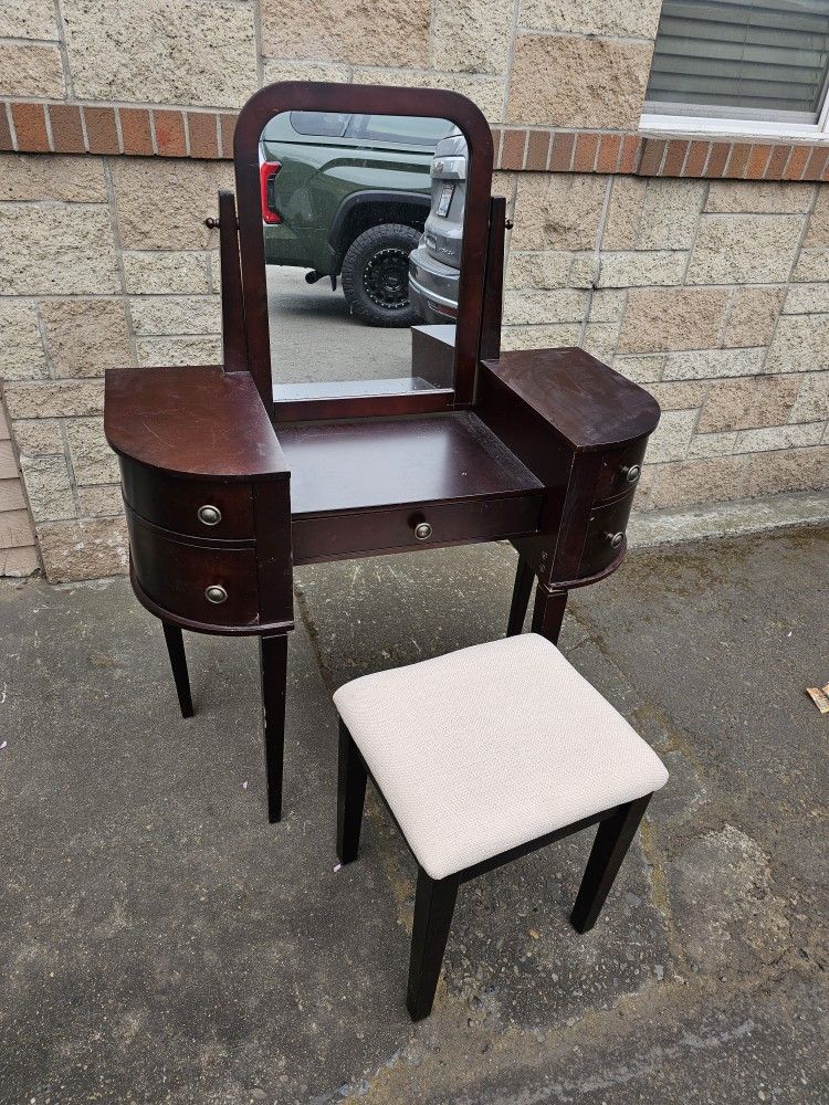 Hardwood vanity with stool