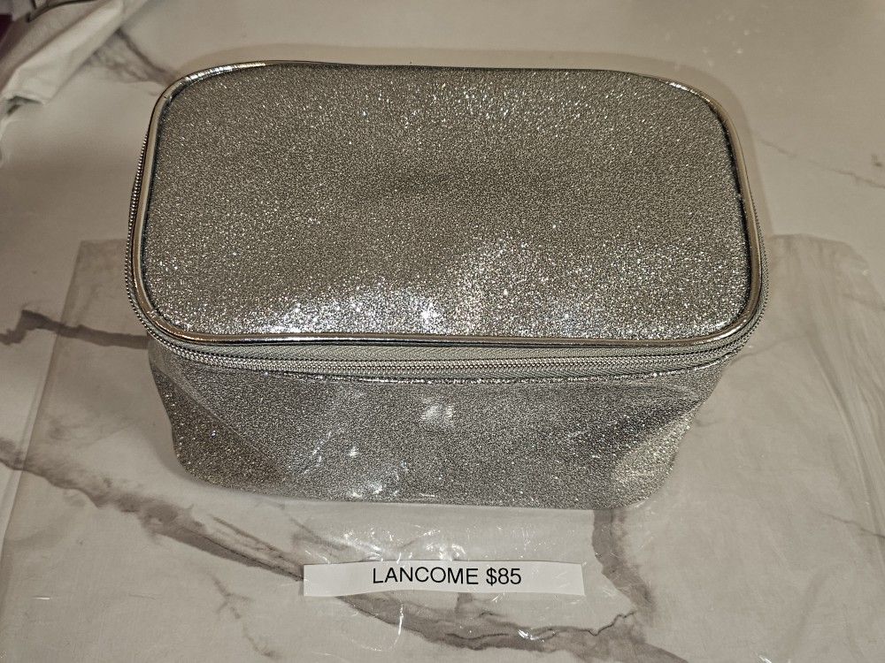 LANCOME Paris Pouch