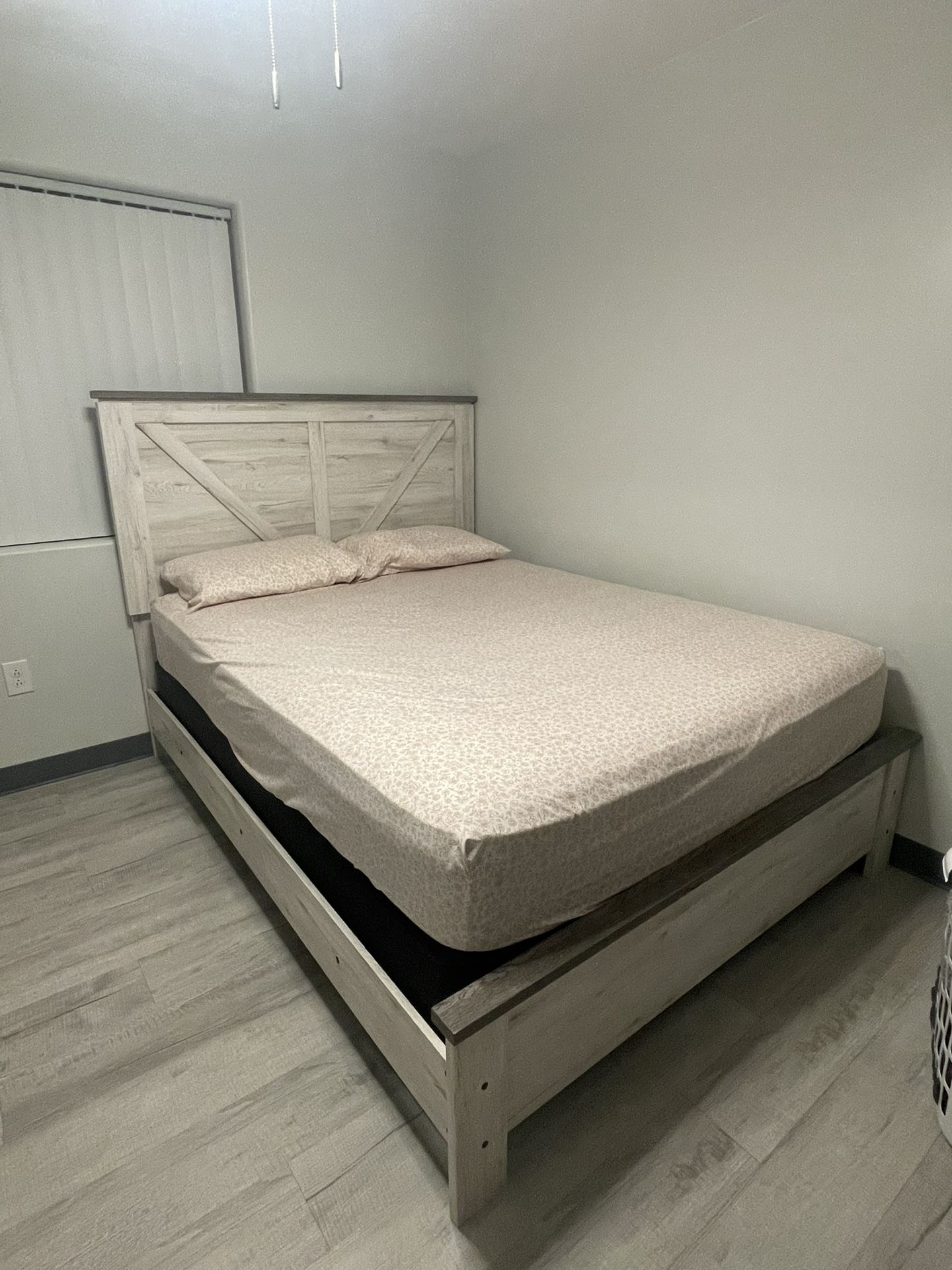 Queen Size Bedroom Set