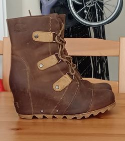 Sorel joan of arctic wedge mid brown boots women's 10