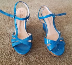 BLUE WEDGES SIZE 6