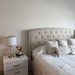 King bed + headboard + 2 nightstands