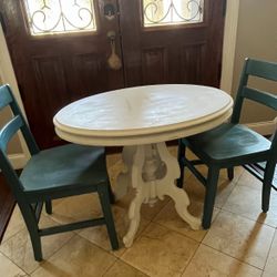 Table & 2 Chairs 🪑 