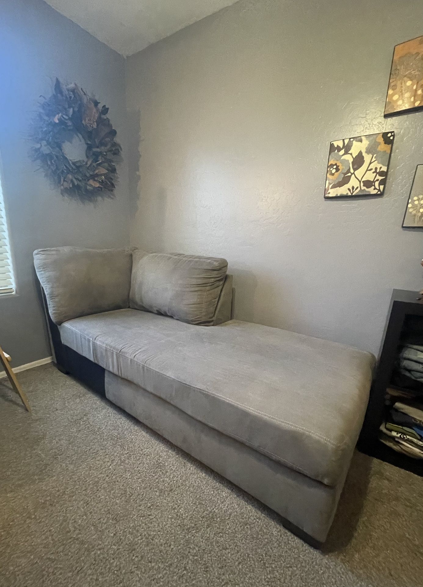 Chaise Lounge Chair Sofa Couch In Taupe Super GREAT Condition 