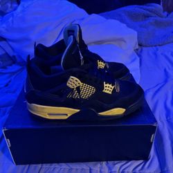 Jordan 4 Thunders