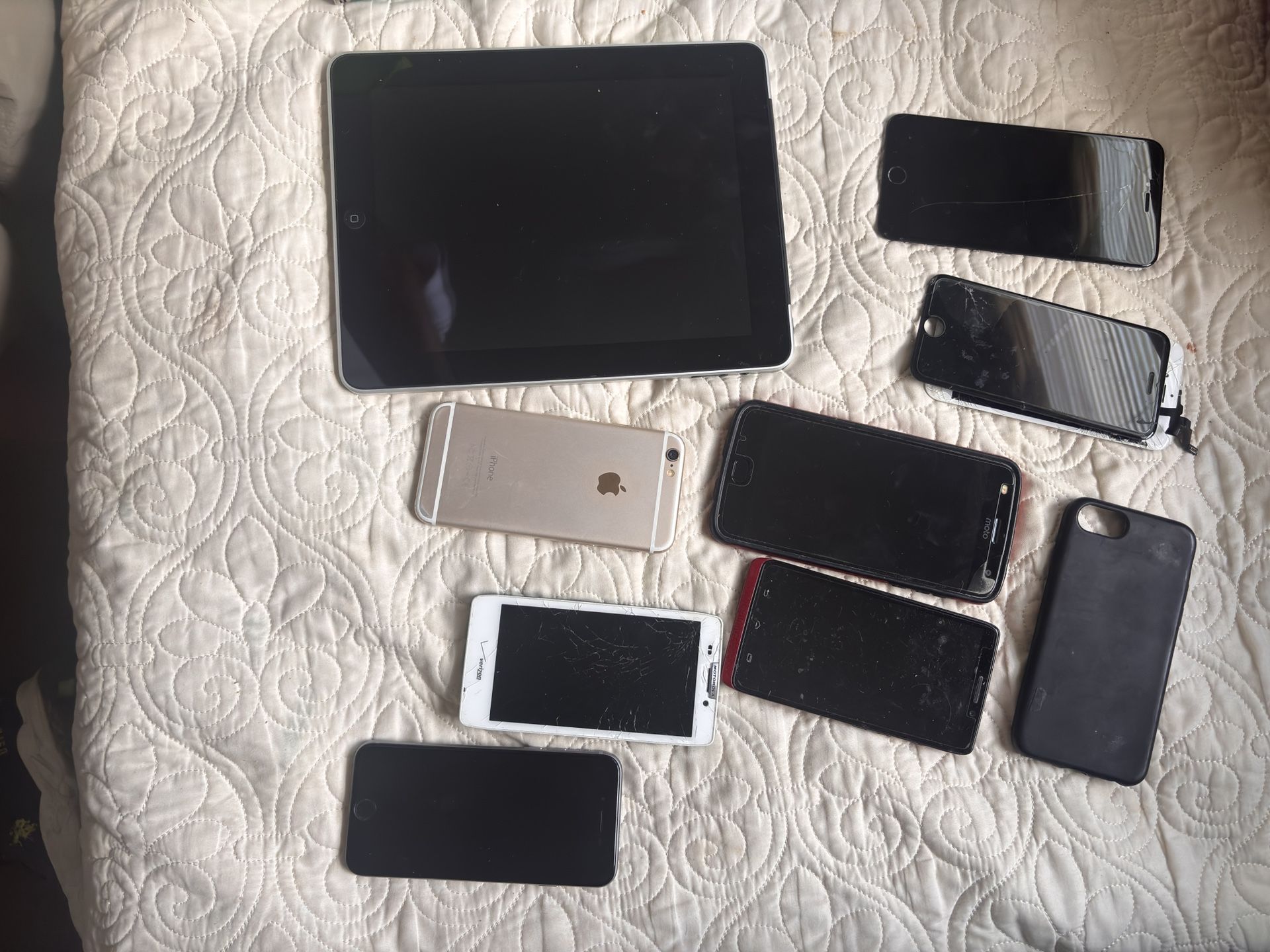 Old iPhones, iPad, Androids And Parts
