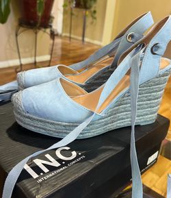 INC LACE UP SIZE 8.5