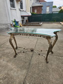 Beautiful louis XV style glasstop console table