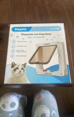 Magnetic PET Door