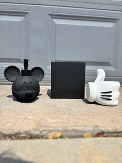 Jay Franco Disney Mickey Mouse Bathroom Set- Bathroom Décor