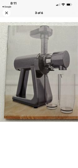 Masticating juicer