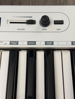 Carbon 61 MIDI Keyboard Controller