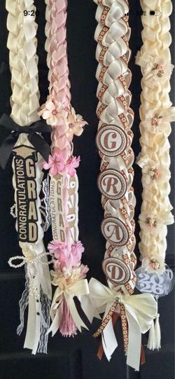 Graduation leis